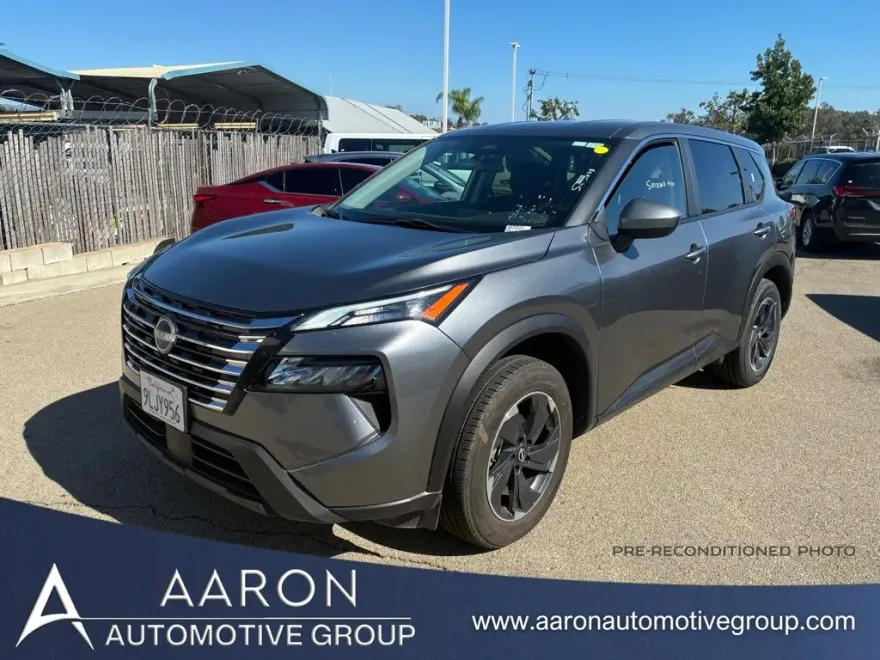 2024 Nissan Rogue SV photo 1