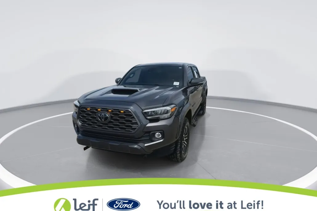 2021 Toyota Tacoma TRD Sport photo 1