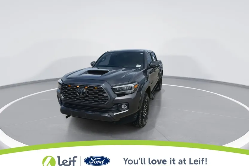 2021 Toyota Tacoma TRD Sport photo 1
