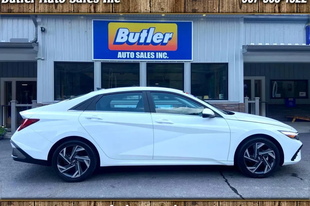 2024 Hyundai Elantra Limited Hybrid photo 1