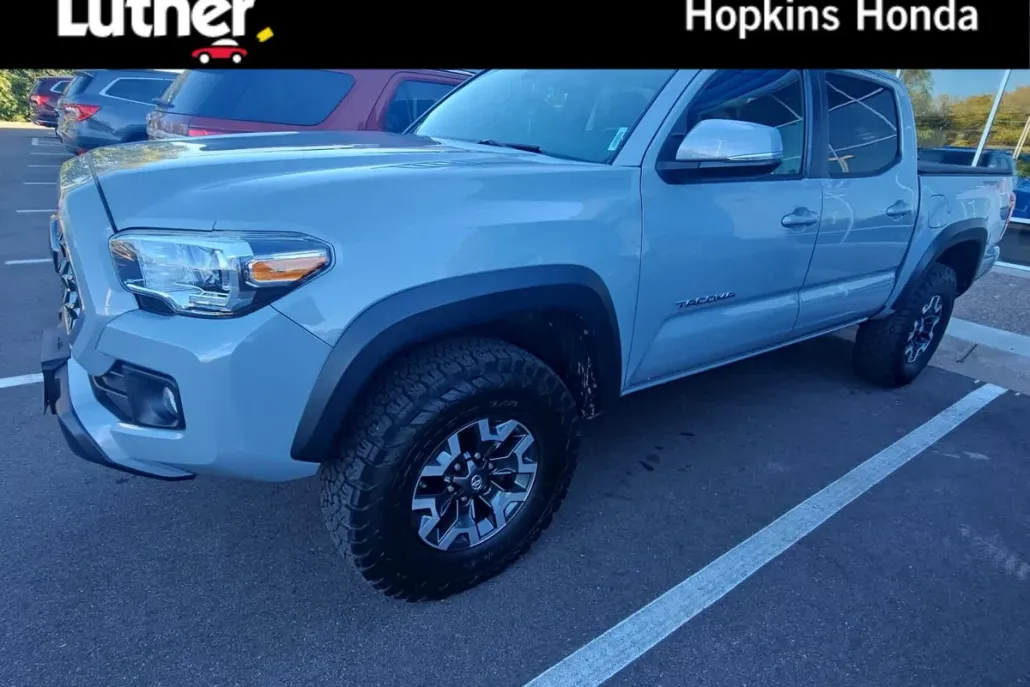2019 Toyota Tacoma TRD photo 1