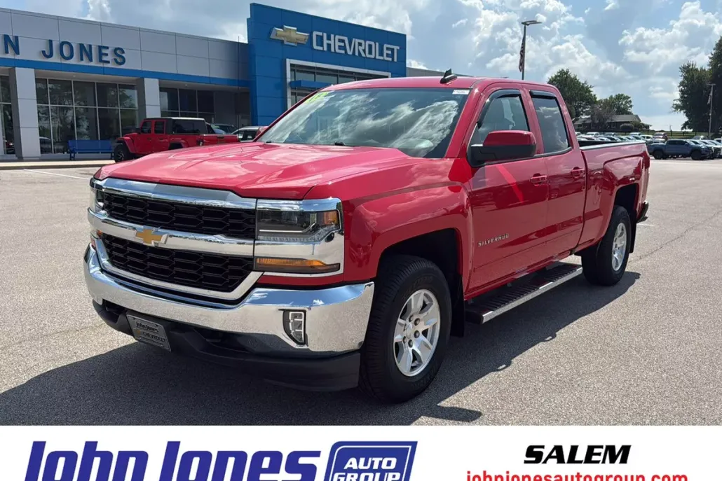 2018 Chevrolet Silverado 1500 LT photo 1