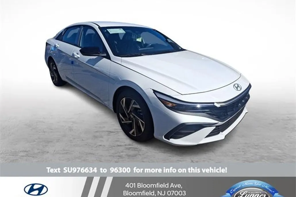2025 Hyundai Elantra SEL Sport photo 1