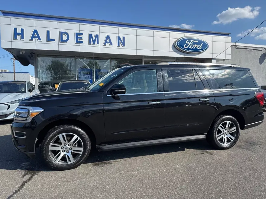 2024 Ford Expedition MAX Limited photo 1