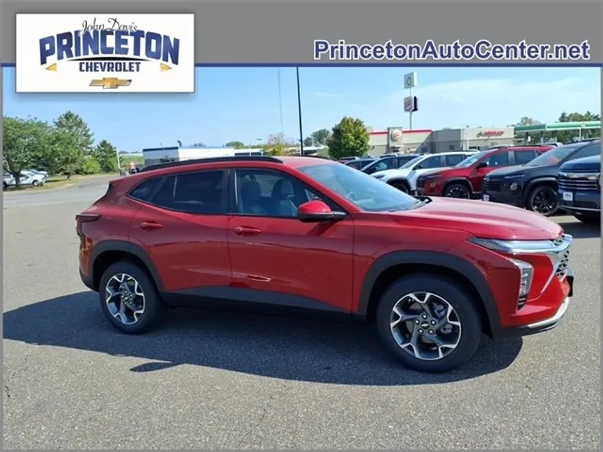 2026 Chevrolet Trax LT photo 1