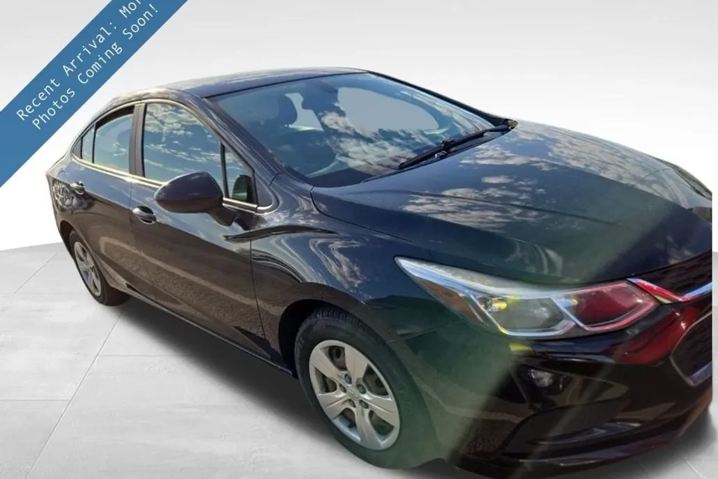 2016 Chevrolet Cruze LS photo 1