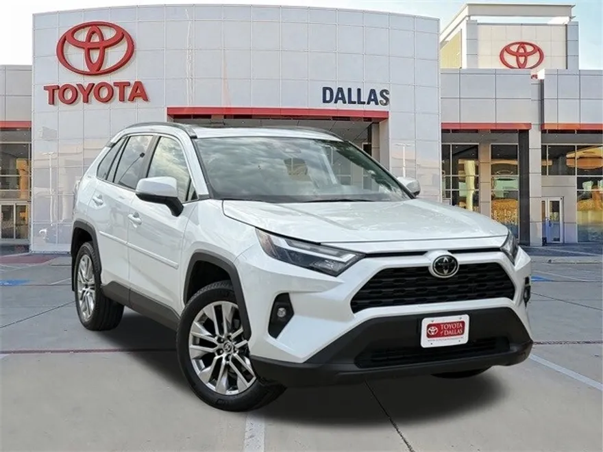 2024 Toyota RAV4 XLE Premium photo 1