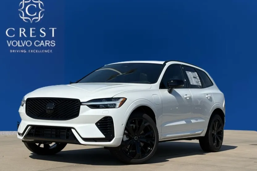 2026 Volvo XC60 T8 Black Edition photo 1