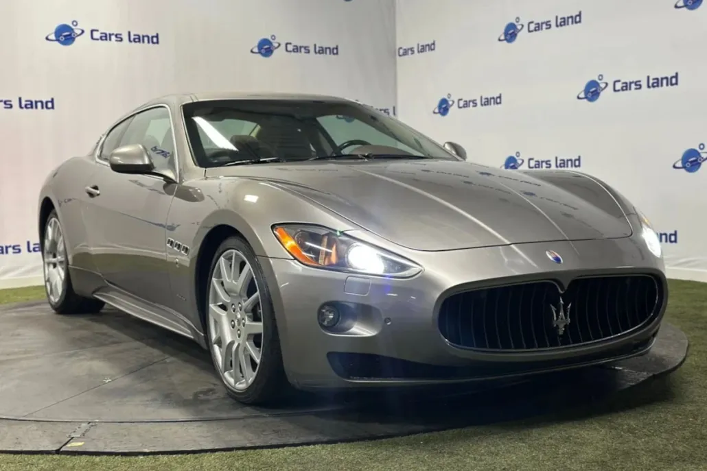 2010 Maserati Granturismo S photo 1