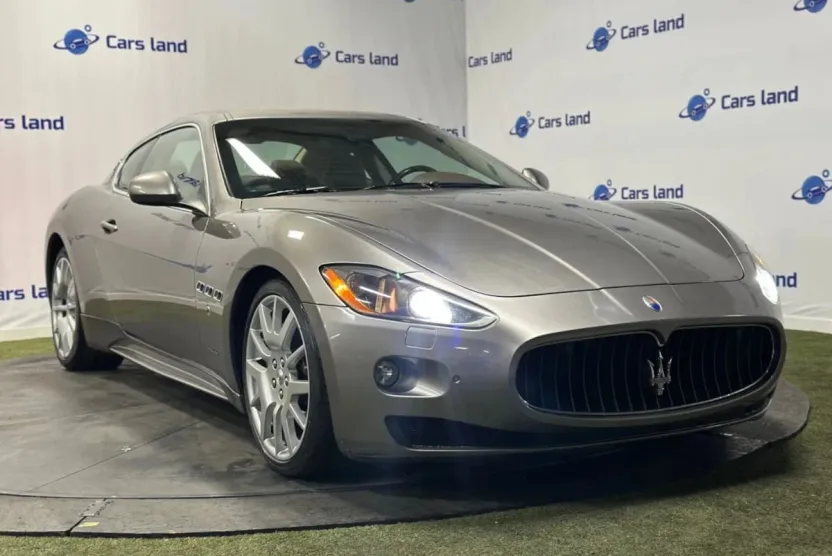 2010 Maserati Granturismo S photo 1