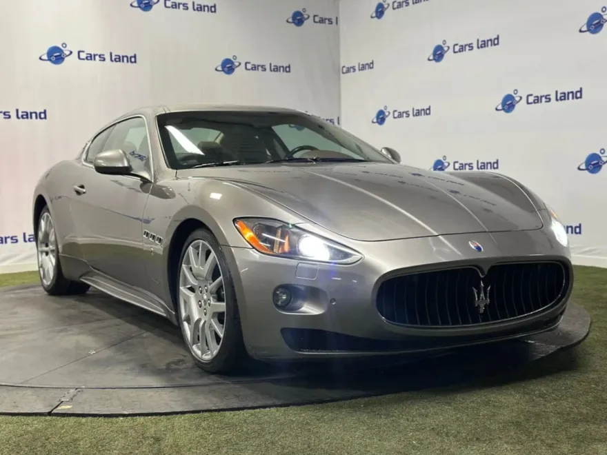 2010 Maserati Granturismo S photo 1
