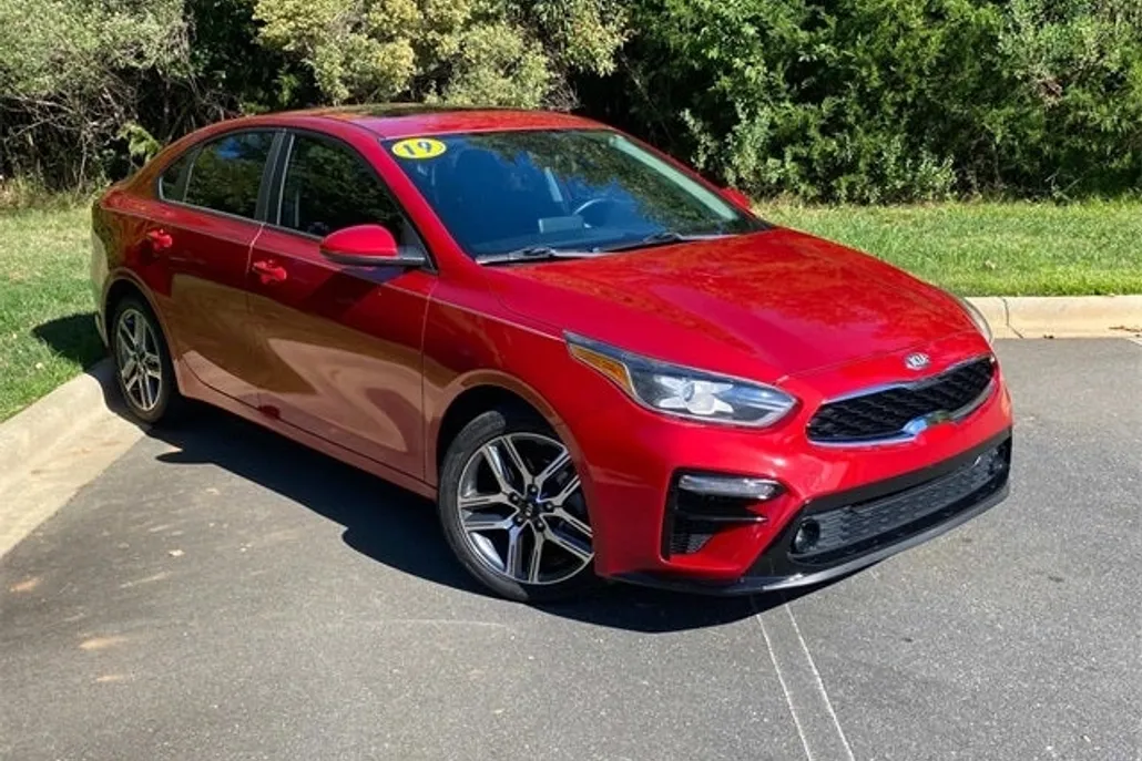 2019 Kia Forte S photo 1
