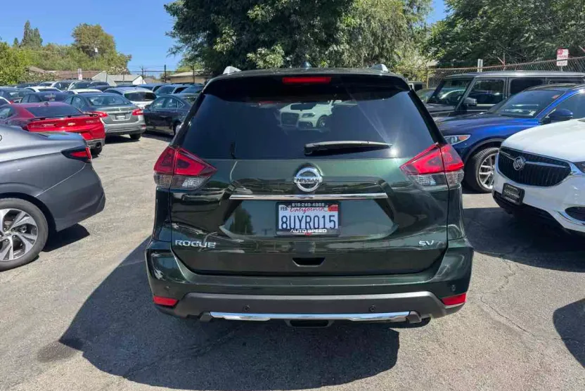 2020 Nissan Rogue SV photo 1