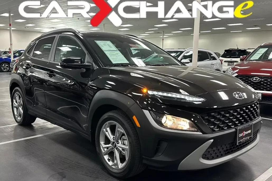 2022 Hyundai Kona SEL photo 1