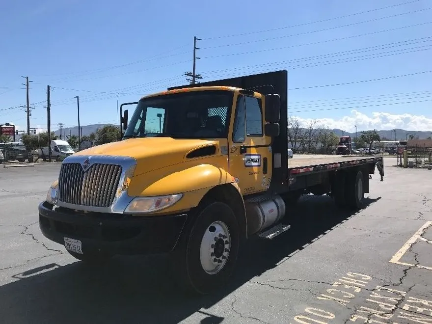 2019 International 4300 DuraStar 4300 photo 1