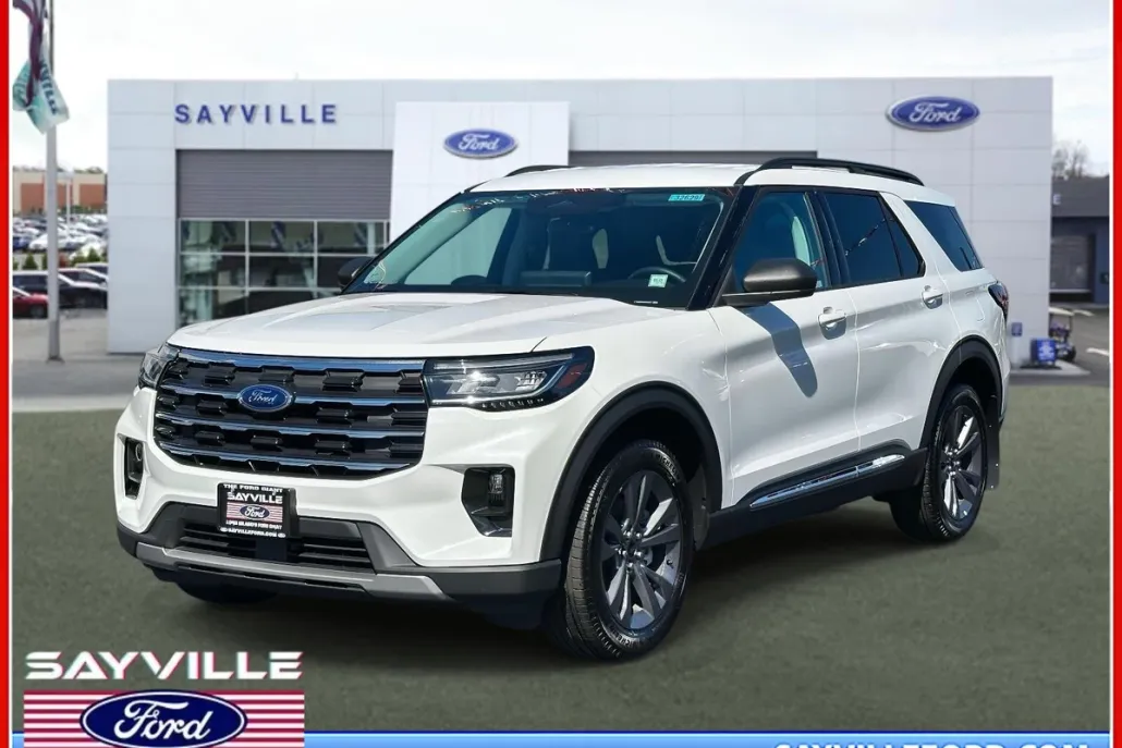 2025 Ford Explorer photo 1