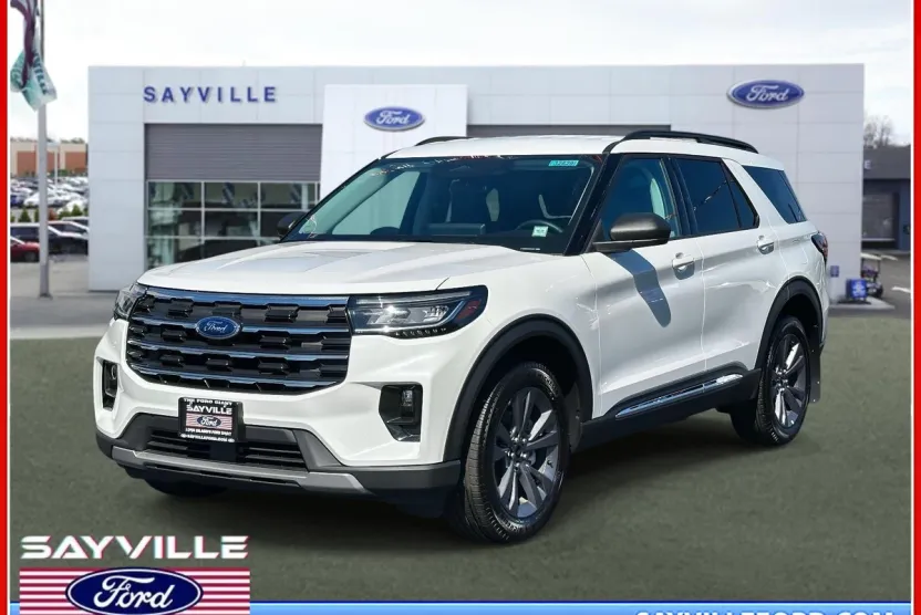 2025 Ford Explorer photo 1
