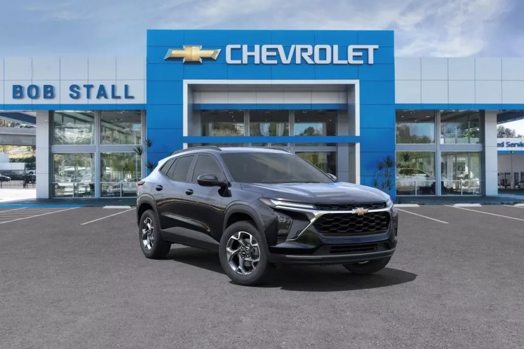 2025 Chevrolet Trax LT photo 1