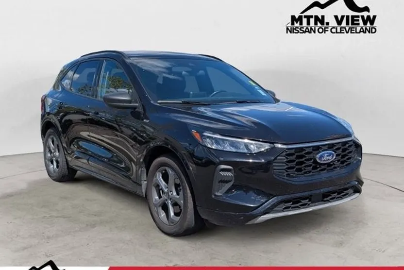 2024 Ford Escape ST-Line photo 1