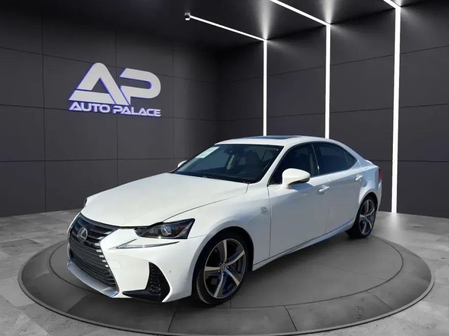 2017 Lexus IS 300 photo 1