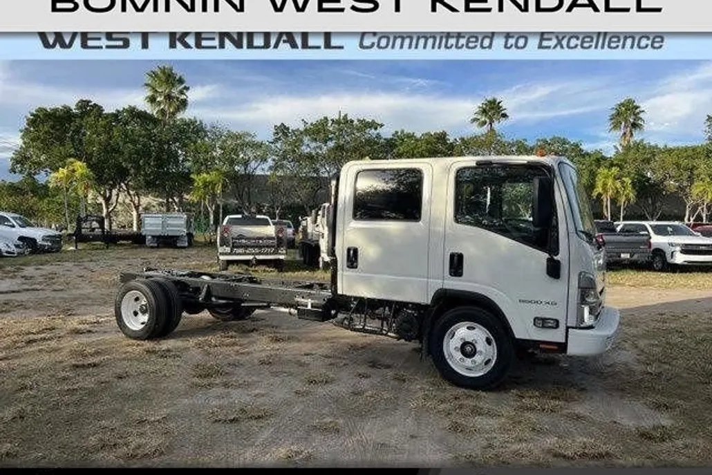2024 Chevrolet Silverado photo 1