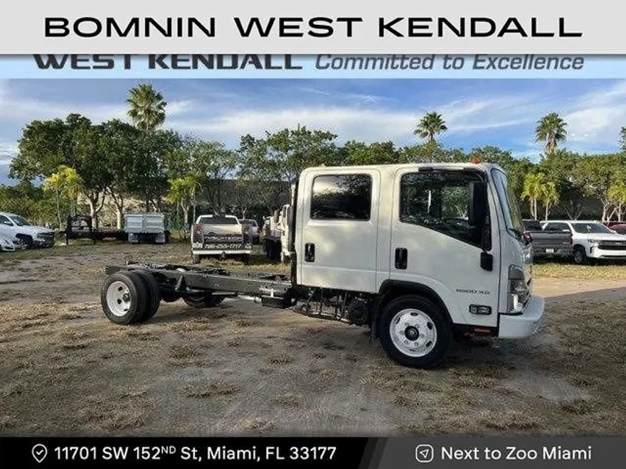 2024 Chevrolet Silverado photo 1