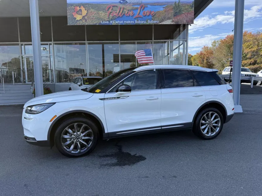 2021 Lincoln Corsair Standard photo 1