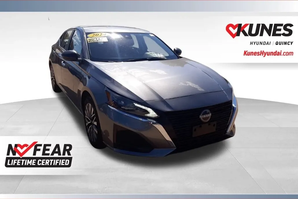 2024 Nissan Altima 2.5 SV photo 1