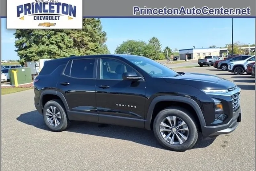2026 Chevrolet Equinox LT photo 1