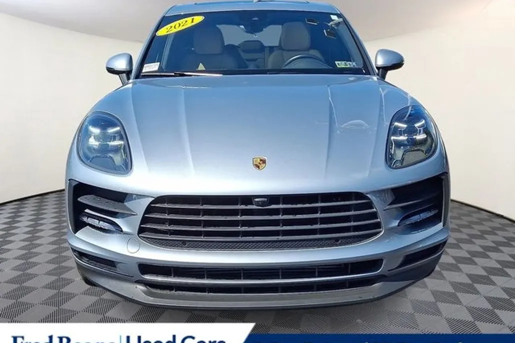 2021 Porsche Macan Base photo 1