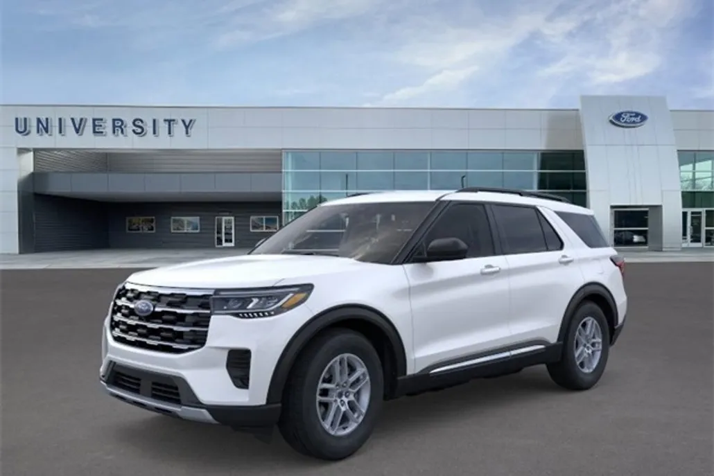 2025 Ford Explorer photo 1