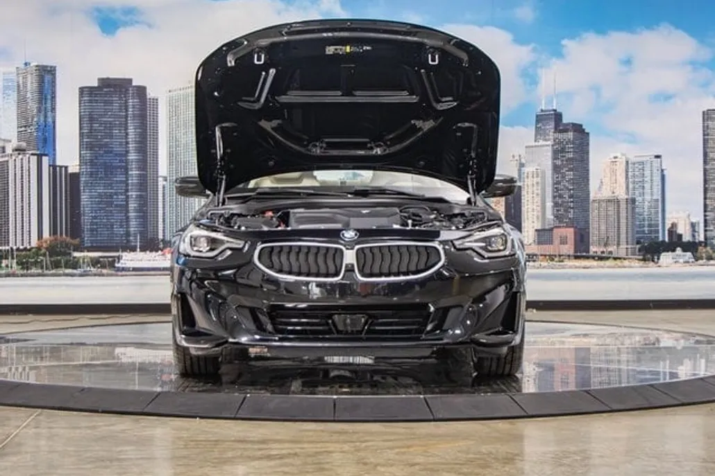 2025 Bmw 230i xDrive photo 1