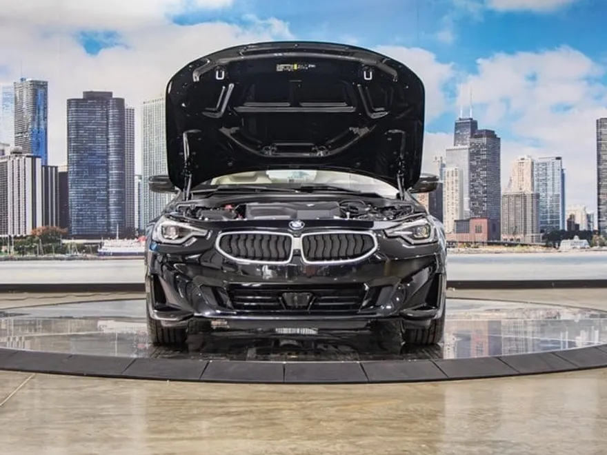 2025 Bmw 230i xDrive photo 1
