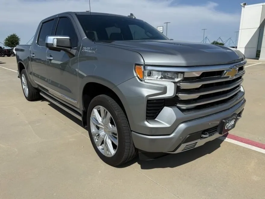 2025 Chevrolet Silverado 1500 High Country photo 1