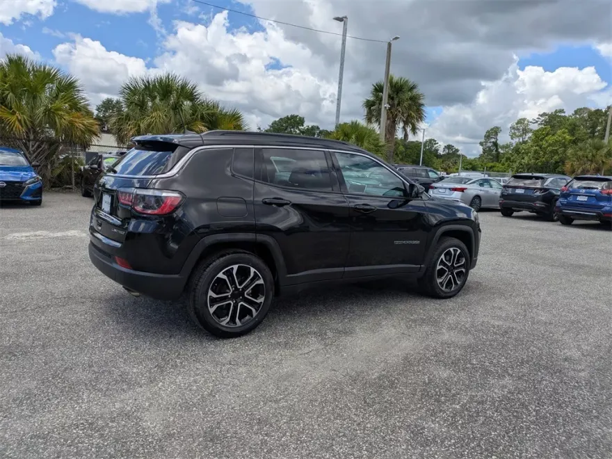 2022 Jeep Compass Limited photo 1