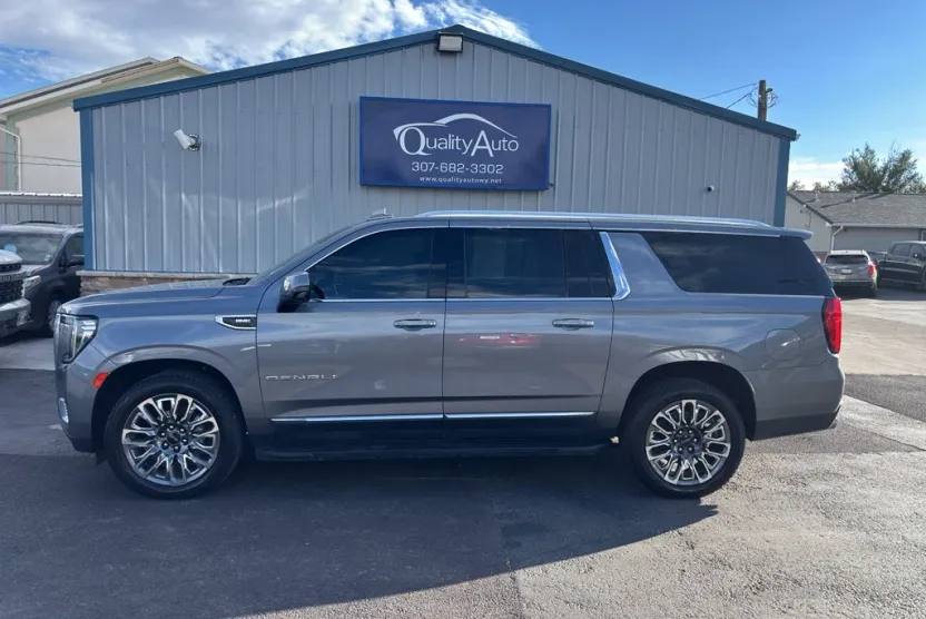 2021 Gmc Yukon XL Denali photo 1