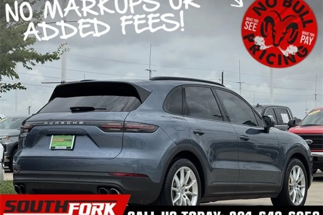 2019 Porsche Cayenne S photo 1