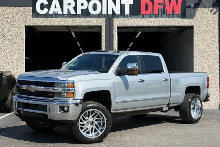 2016 Chevrolet Silverado LTZ photo 1