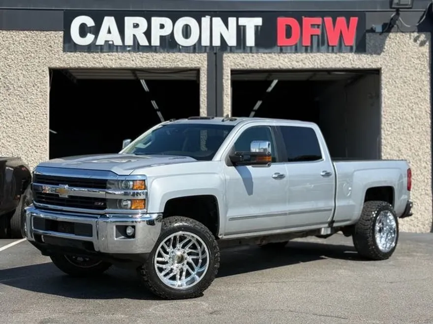 2016 Chevrolet Silverado LTZ photo 1