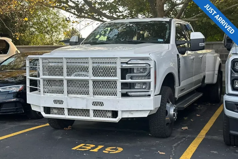 2023 Ford F-350 photo 1
