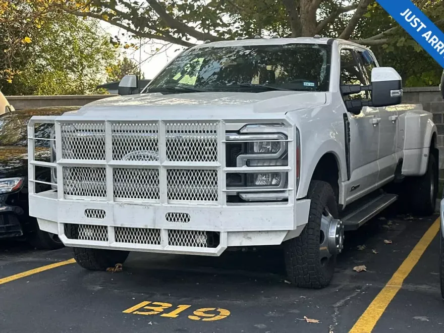 2023 Ford F-350 photo 1