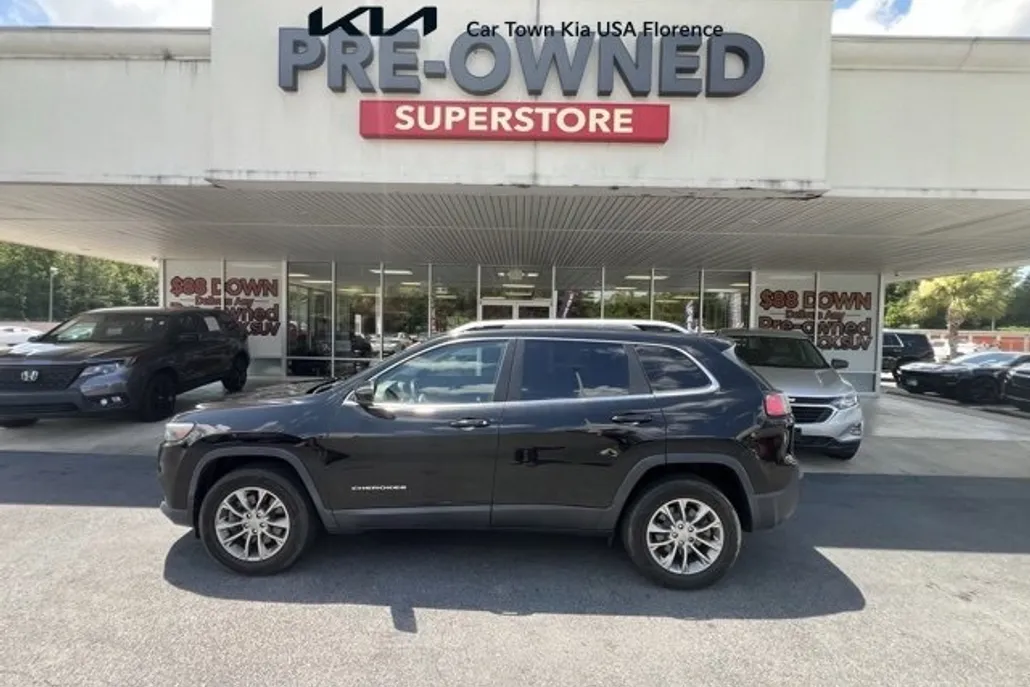 2019 Jeep Cherokee Latitude photo 1
