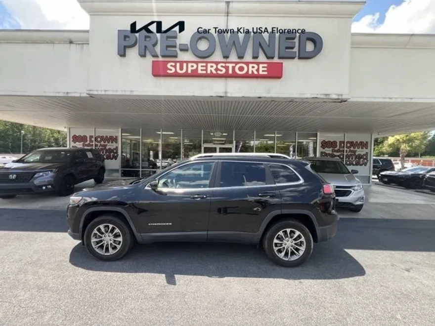 2019 Jeep Cherokee Latitude photo 1