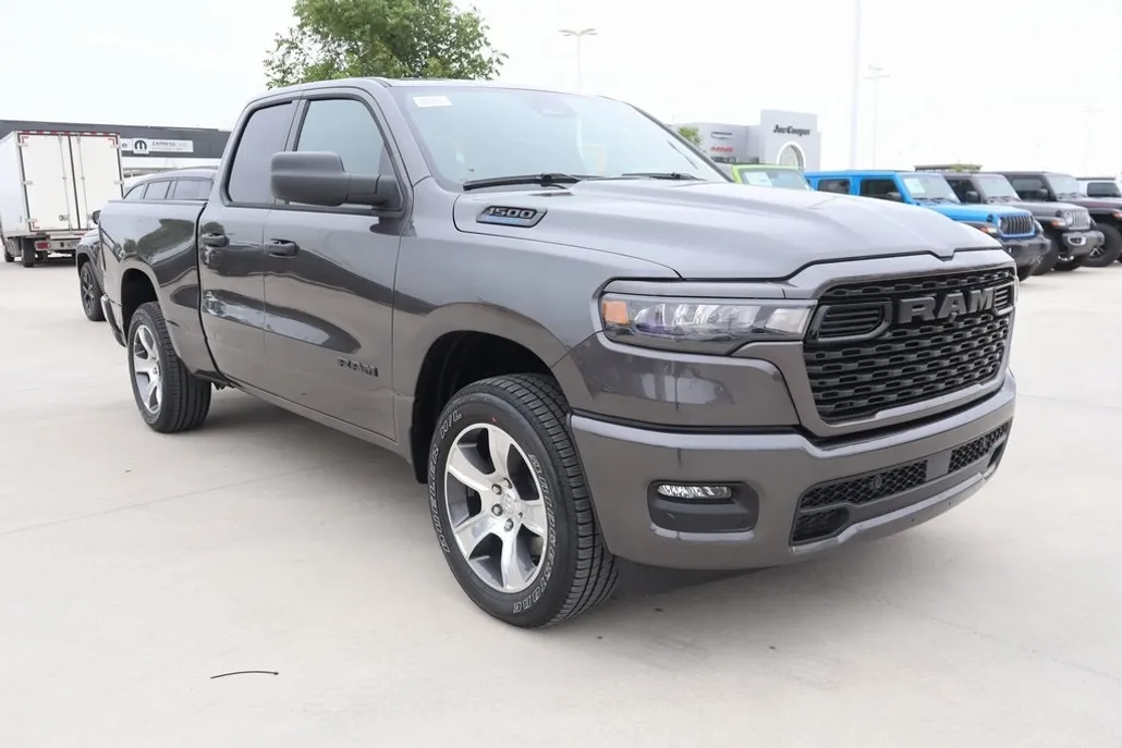 2025 Ram 1500 Tradesman photo 1