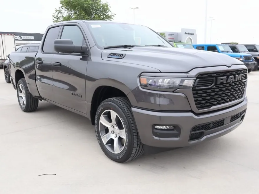 2025 Ram 1500 Tradesman photo 1