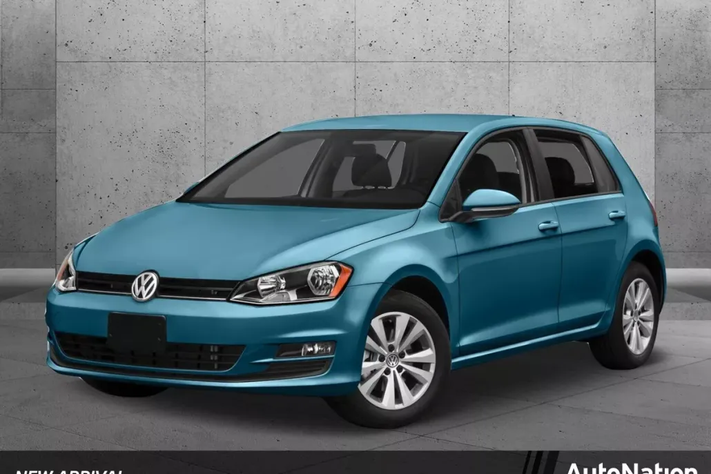 2017 Volkswagen Golf S photo 1