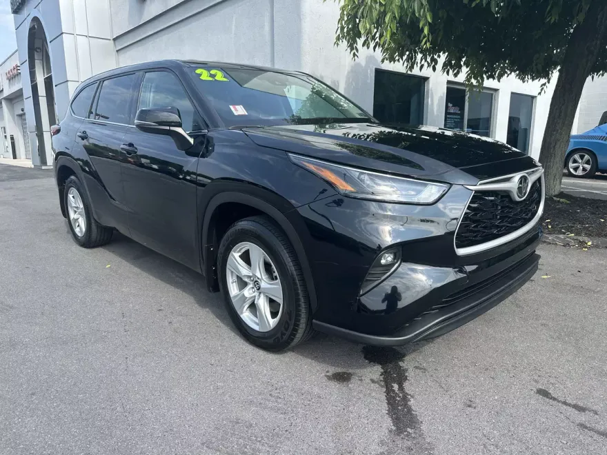 2022 Toyota Highlander LE SE photo 1