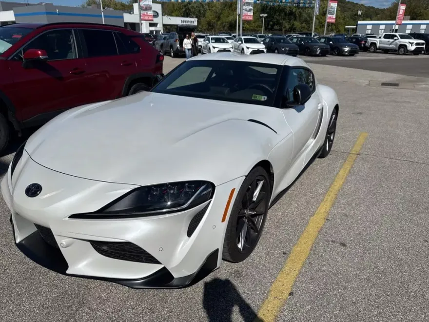 2024 Toyota Supra 3.0 Premium photo 1