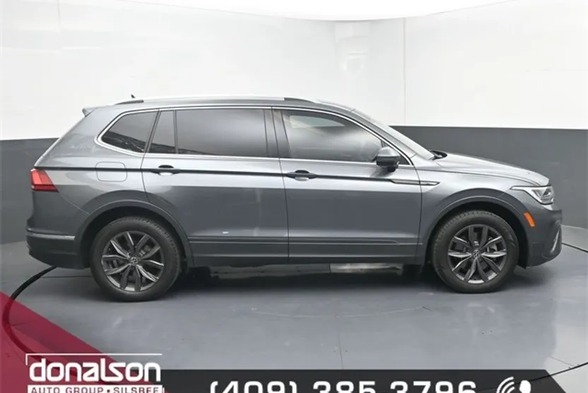 2022 Volkswagen Tiguan SE photo 1