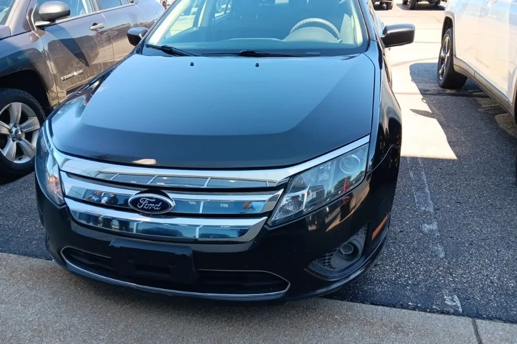 2012 Ford Fusion SE photo 1